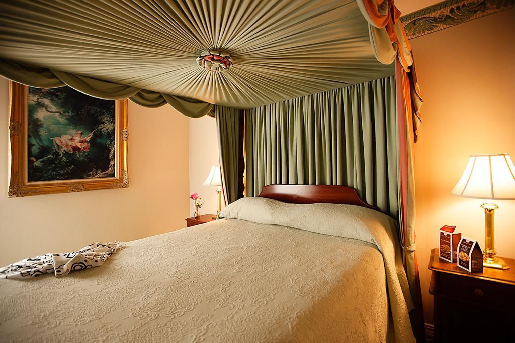 Monmouth Historic Inn Натчез Номер фото