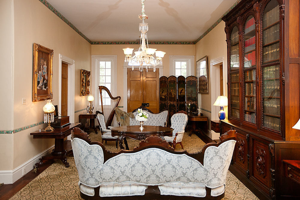 Monmouth Historic Inn Натчез Экстерьер фото