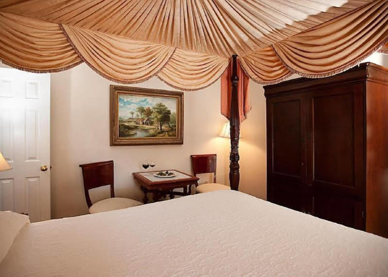 Monmouth Historic Inn Натчез Экстерьер фото