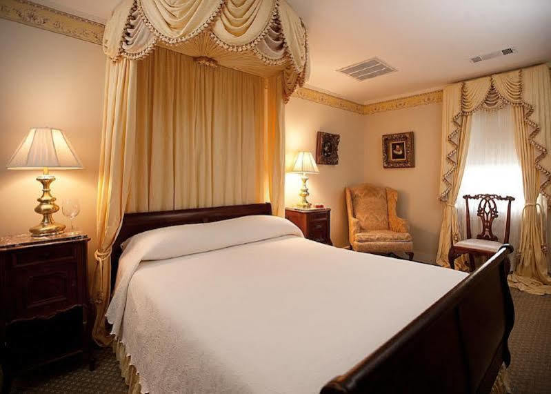 Monmouth Historic Inn Натчез Экстерьер фото