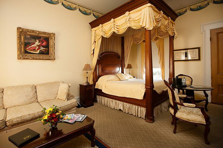 Monmouth Historic Inn Натчез Экстерьер фото